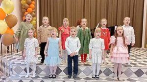 ДЕТСКУЮ ПЕСНЮ " Белоснежный снеговик" исполняет младшая группа малышей. МБУ ДОД Навашинская ДШИ.