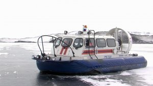 Трагедия на Байкале: в районе мыса Хобой под лед ушел микроавтобус с туристами.