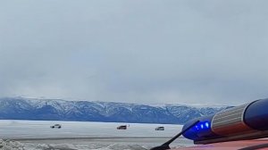 Автомобиль с туристами провалился под лед на Байкале, есть погибшие.