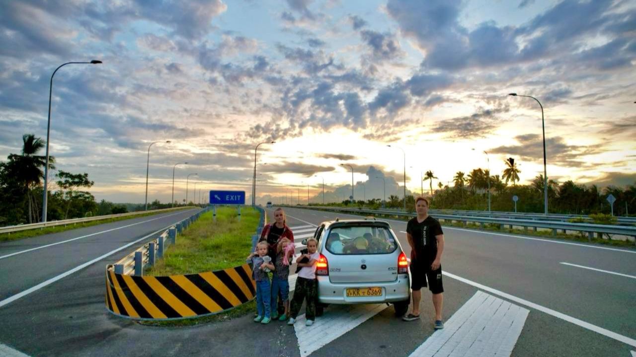 Поехали куда глаза глядят! Шри-Ланка с тремя детьми без маршрута смотреть онлайн