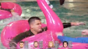 Кто последний выйдет из бассейна получит 1000 долеров