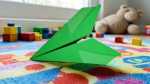 Как сделать бумажный самолётик шаг за шагом