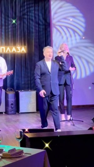 Красивые женщины нам кажутся звёздами ⭐️ Александр Добронравов #красивыеженщины #добронравов