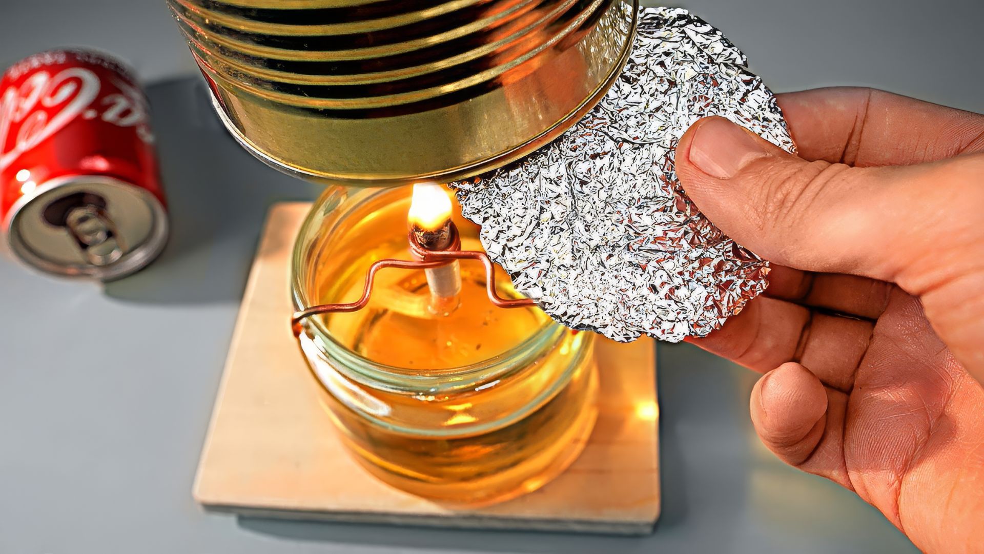 МОЖЕТ ЛИ СВЕЧА ОБОГРЕТЬ ДОМ? смотреть онлайн