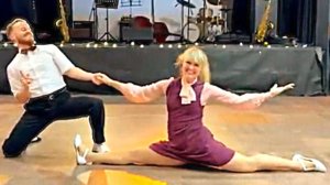 Танцевальное выступление в стиле свинг в исполнении Сондре и Тани. #Танцы