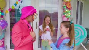 Настя учит свою подругу этикету. Сборник полезных виде