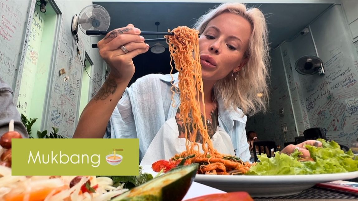 Обжорство в кафе Ciao Vietnam 🍜 Самый сытный обед Мукбанг смотреть онлайн