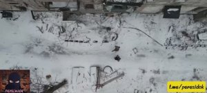 Пара ВСУшников решили спрятаться в домике