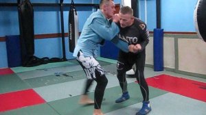 2017 год. Комбинируем боковой переворот с передним переворотом, из разноименных стоек.