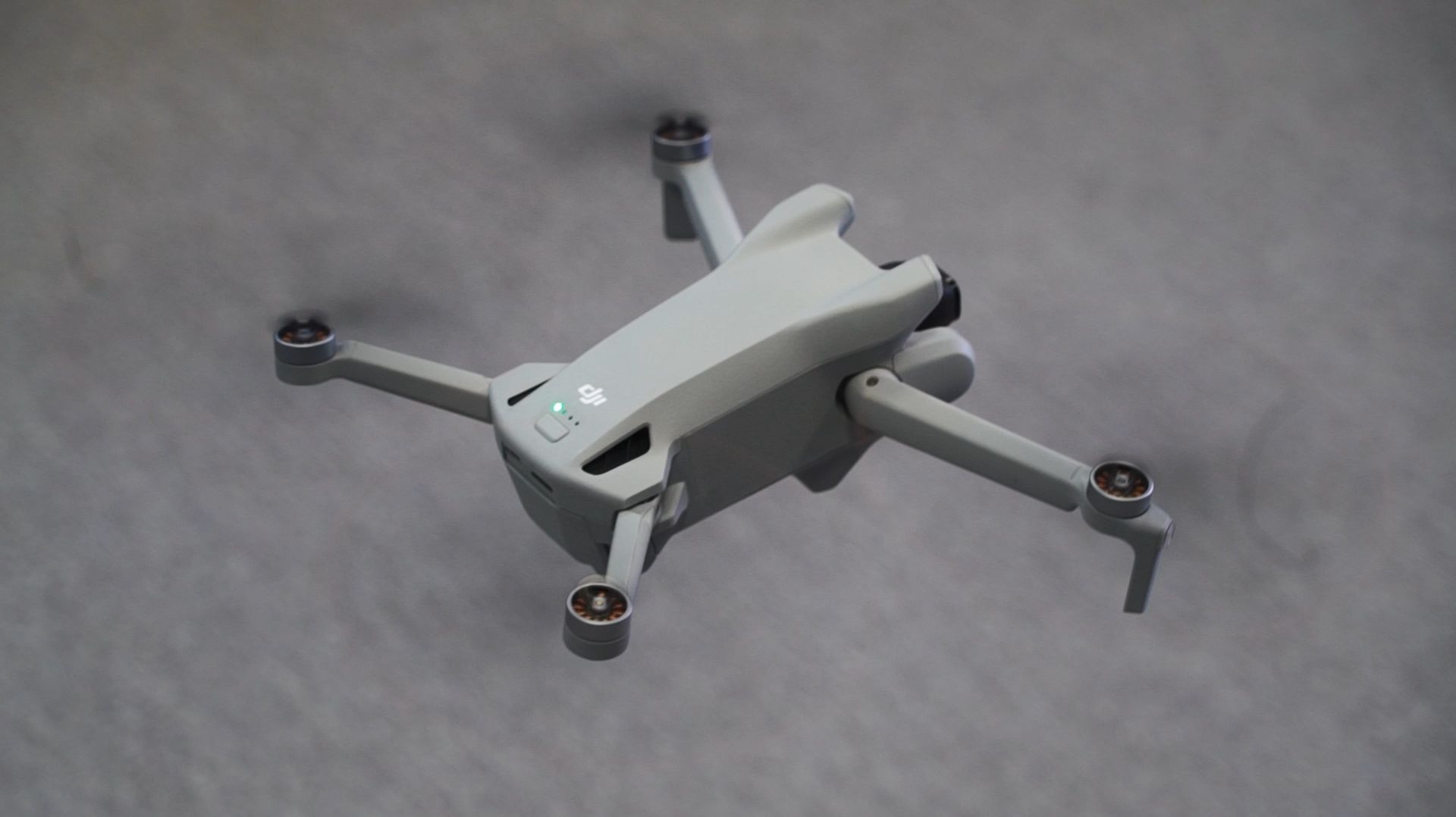 В Анапе состоялся региональный фестиваль по пилотированию дронов «Шаг в будущее» смотреть онлайн