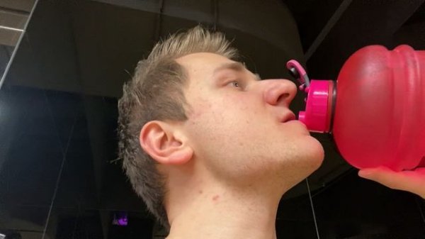 Запись стрима твич dima_quartz 17.02 ч2