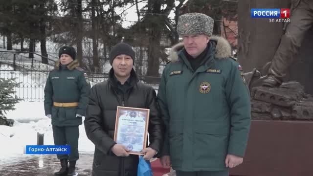 Сюжет ГТРК «Горный Алтай»: Памятник пожарным и спасателям открыли в Горно-Алтайске смотреть онлайн
