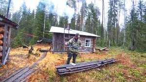 Дошёл до охотничий избушки. Рыбалка на озере с удочкой. 16 серия