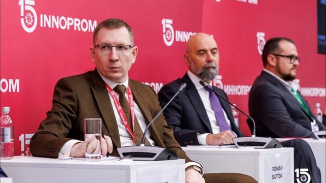 Авторский подкаст с директором по маркетингу Зотовым В. В. смотреть онлайн