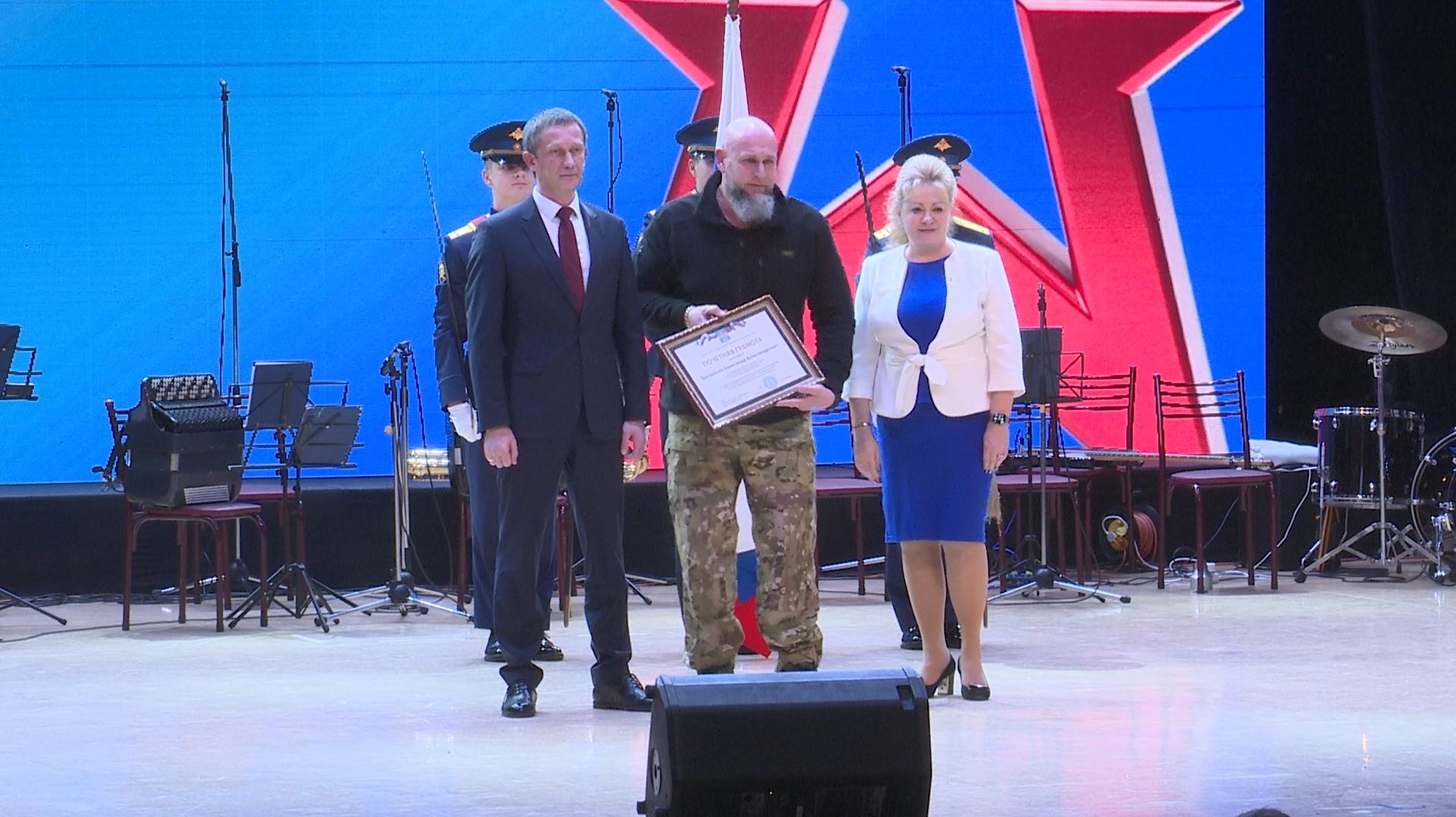 В Анапе чествовали Защитников Отечества смотреть онлайн