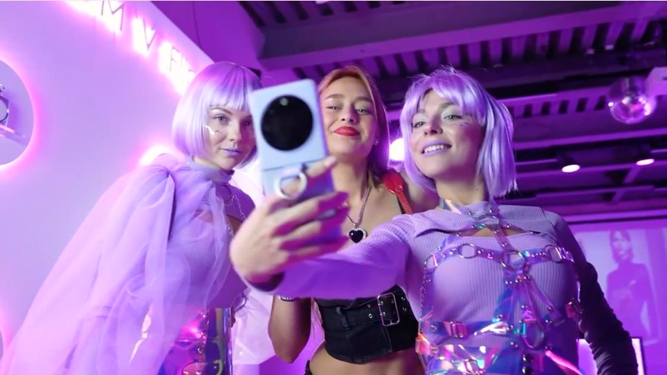 TECNO FLIP PARTY Presentation PHANTOM V FLIP 5G смотреть онлайн