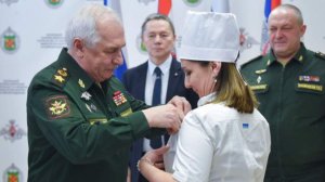 Горемыкин вручил госнаграды военнослужащим и медперсоналу в военном госпитале