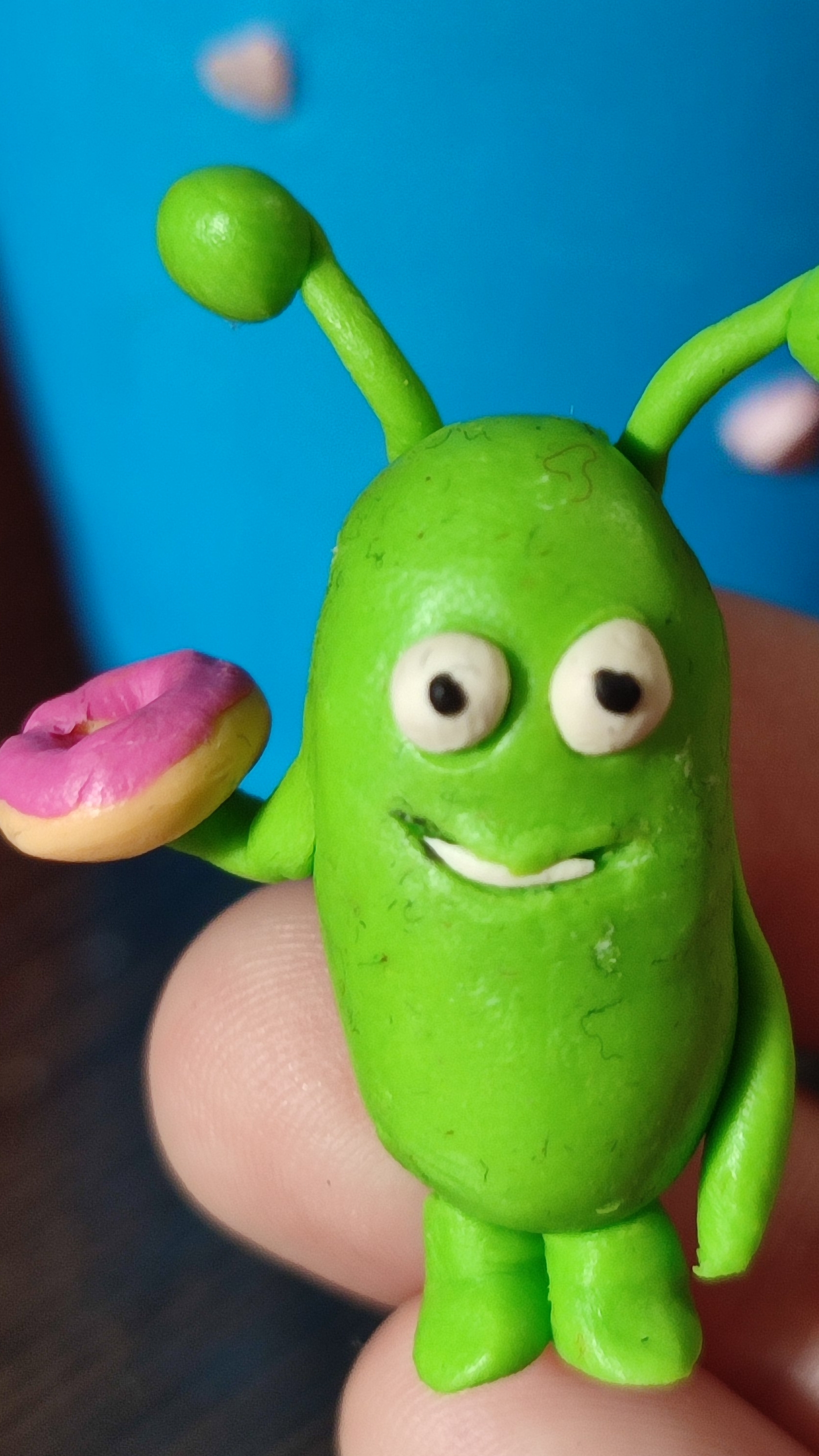 Делаем прикольного монстрика из пластилина. ( четвёртый) 😍 💛