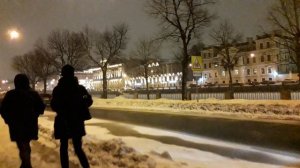 Санкт-Петербург зимний. Набережная реки Фонтанки. Погода, как женщина - ветреная и капризная