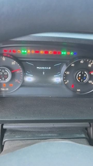 Если у Камаз К5 мертвые батареи - бустер не спасет #камаз #камазк5 #бустер #jumpstarter смотреть онлайн