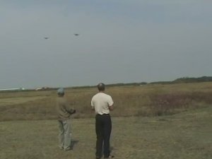 Борис Алексадрович с Сашей оттачивают парный пилотаж...