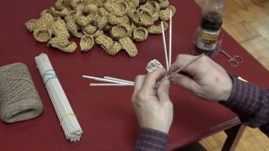 Техника плетения из бумажной лозы "Сувенирные лапти"