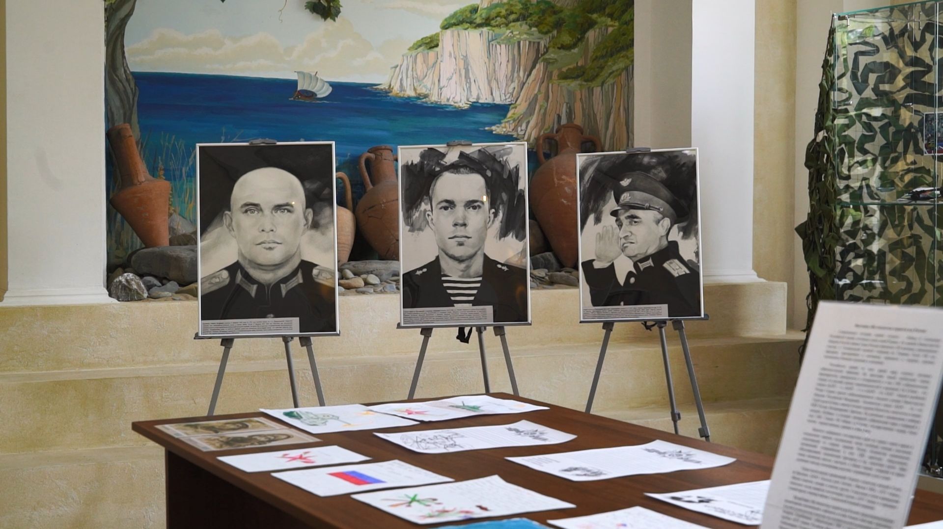 В Краеведческом музее открывается выставка «Их смелостью гордится вся Россия!» смотреть онлайн