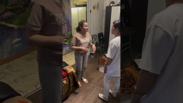 КАК ИРИШКА ЧИКИ ПИКИ И БЕЗУМНЫЙ ПАША ВСТРЕТИЛИ ОЛЕГА МОНГОЛА С НЕВЕСТОЙ ЖАРКИЙ ВЕЧЕР