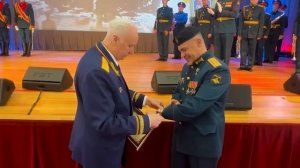 Председатель СК России А.Бастрыкин вручил командиру бригады Ветераны позывной “Морпех”  часы СК РФ!