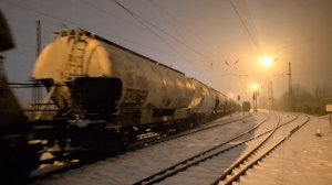 Тепловоз 132 109 (ТЭ109) с хопперами, отправление с Бланкенбург Северный