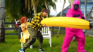 Настя помогает людям в День святого Валентина