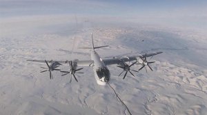 Стратегические ракетоносцы Ту-95МС выполнили 14-часовой полет над нейтральными водами Берингова моря