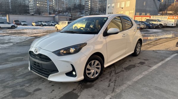 Toyota Yaris 2021 год комплектация 1.0 X.