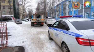 Знак 3.27 «Остановка и стоянка запрещена»