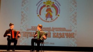 "Роспрягайте, хлопцы, коней", исполняют Дубовик Евгений и Дубовик Михаил