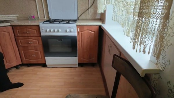 Съездили в квартиру. Зашли в пятёрочку подкупить продуктов.