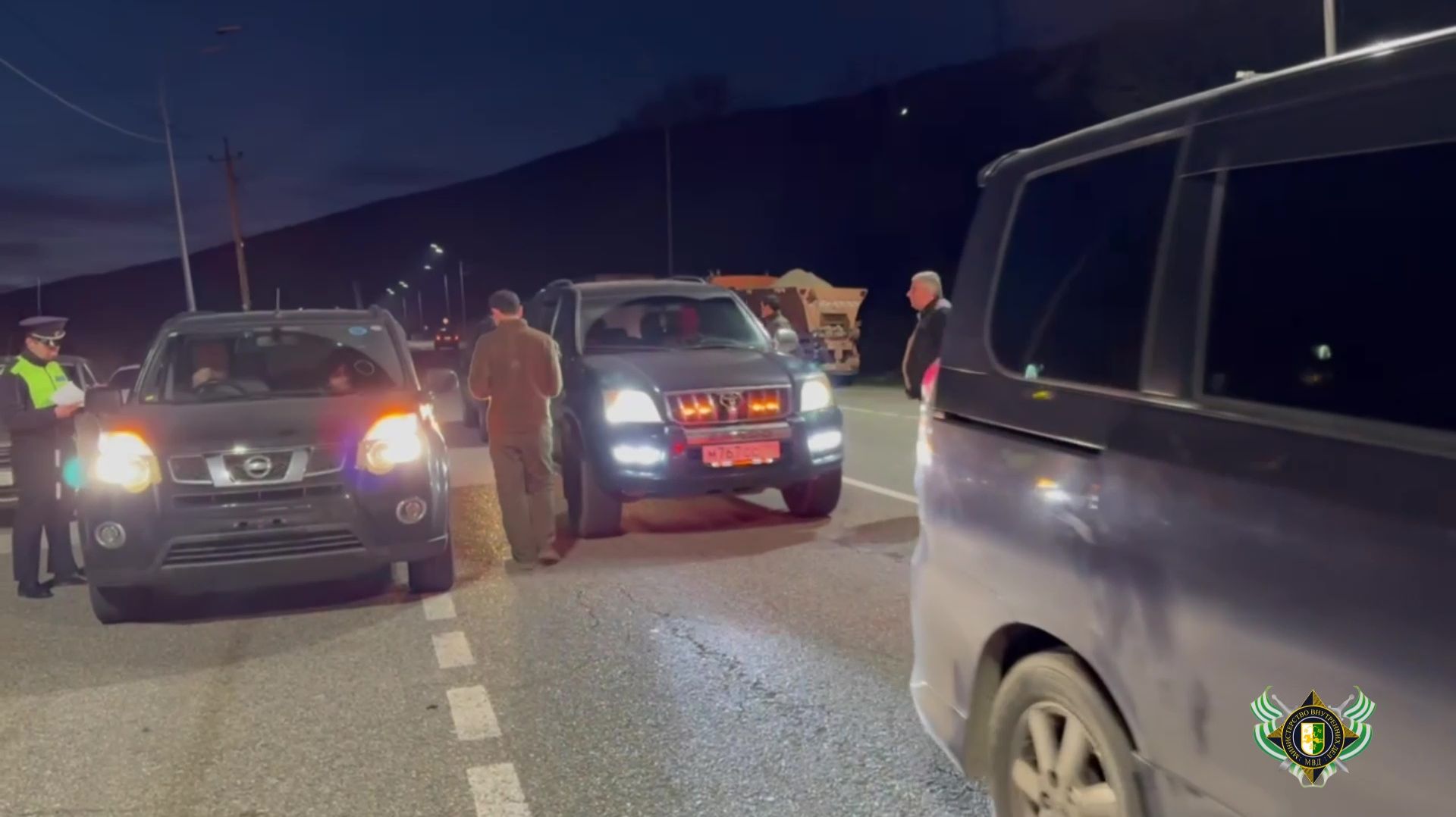 МВД Абхазии проводит усиленные оперативно-рейдовые мероприятия в столице. смотреть онлайн