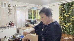 Жарю домашние котлеты,варю вкусные спагетти и молочную лапшу.