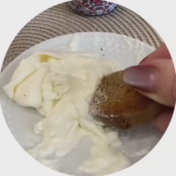 едим буратту