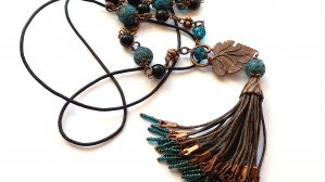 Бирюзово-коричневое колье с кистью из агата и полимерной глины (2516)