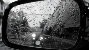 зеркало автомобиля в дождь, футаж для видеомонтажа