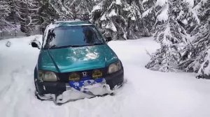 honda crv1  off road snow
