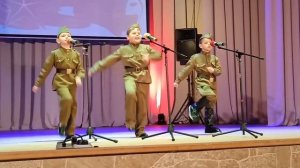 Детские песни к 23 февраля: Наши солдаты отважные. Мы в армию Российскую пойдём. Катюша