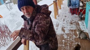 СВЕТ МИГАЕТ, ИНТЕРНЕТА НЕТ, НО ЕСТЬ БЛИНЫ С МЯСОМ И С ТВОРОГОМ.