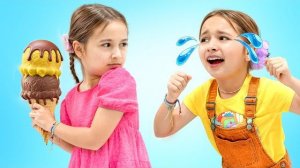 Девочки учатся делиться едой — Полезные истории для детей!