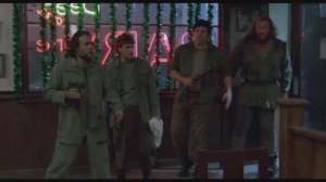 Покровитель: Грабители напали на бар