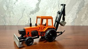 Экскаватор на базе МТЗ-82 из СССР.
