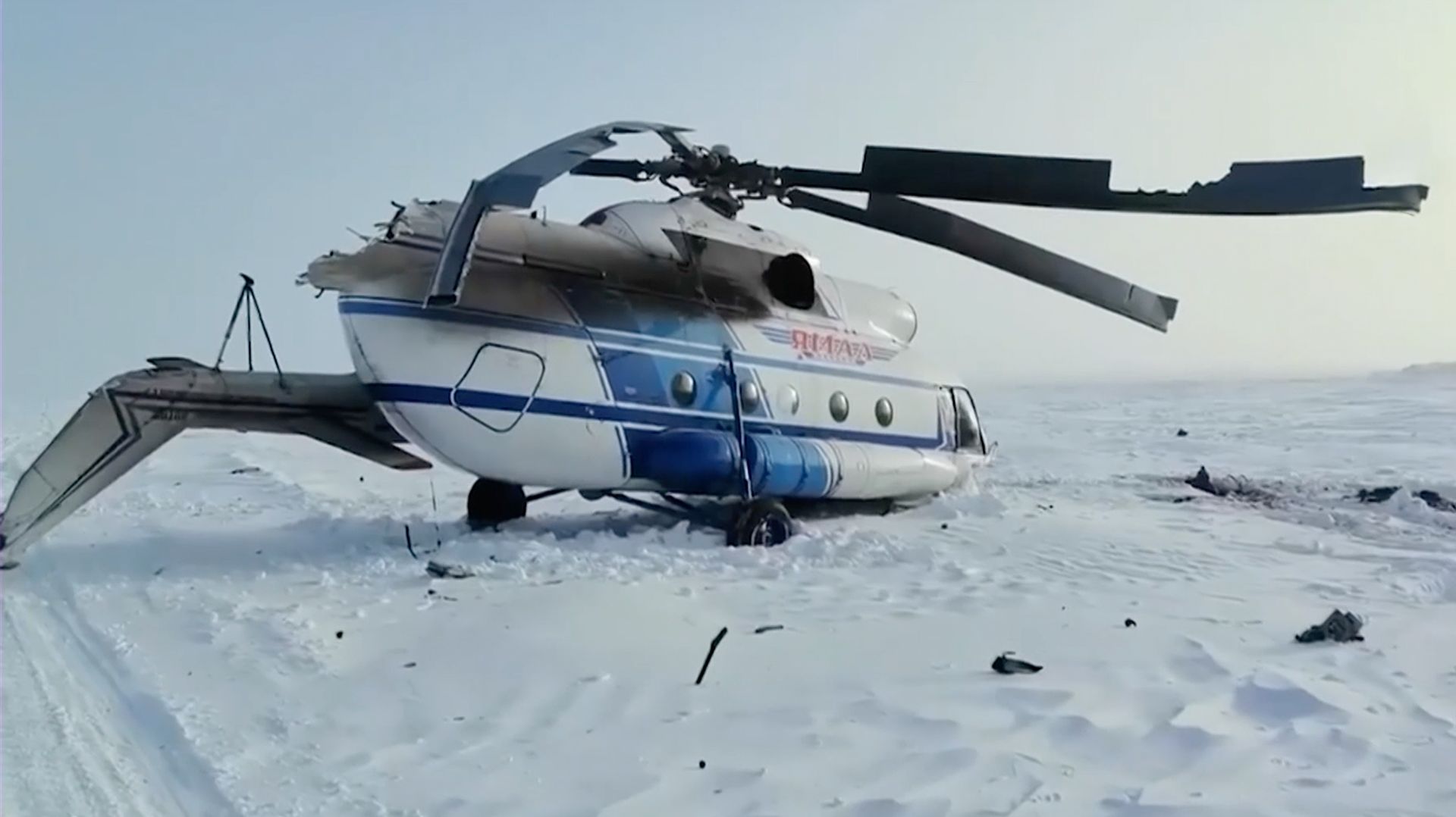 Вертолет Ми-8 совершил жесткую посадку на Ямале смотреть онлайн