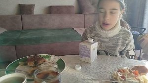 Завтракаем полноценно. Заставляю есть полезную еду