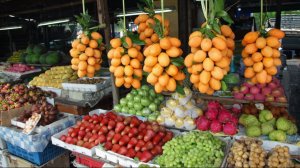 Ночной рынок на Тепрасит роуд Таиланд Паттайя